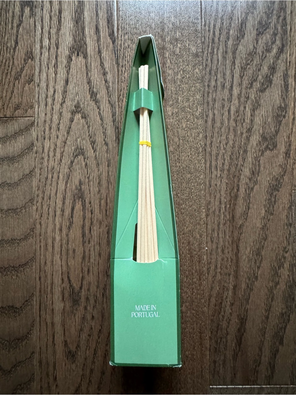 FREE w/purchase - Pine Needle Reed Diffuser - Picture 3 of 4